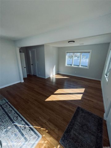 135 Westchester Ave, West Babylon, NY 11704