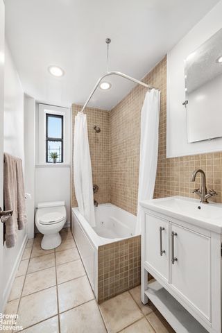 17 W 64TH Street 8EF, New York City, NY 10023