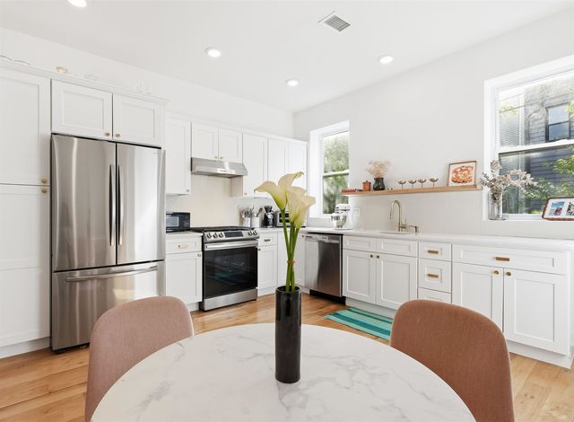 25 CRESCENT AVE, Jc, Bergen-lafayett, NJ 07304