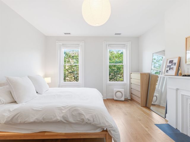 25 CRESCENT AVE, Jc, Bergen-lafayett, NJ 07304