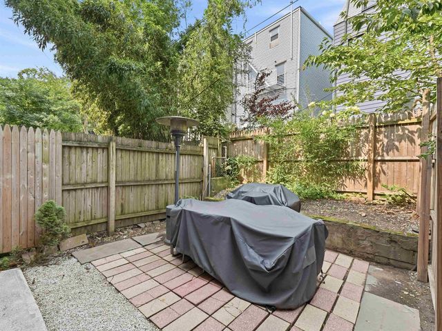 25 CRESCENT AVE, Jc, Bergen-lafayett, NJ 07304