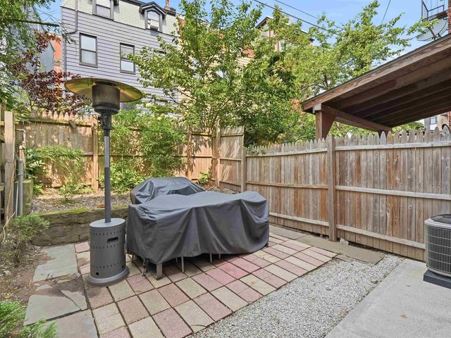 25 CRESCENT AVE, Jc, Bergen-lafayett, NJ 07304