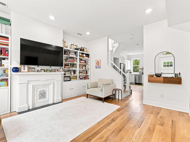 25 CRESCENT AVE, Jc, Bergen-lafayett, NJ 07304
