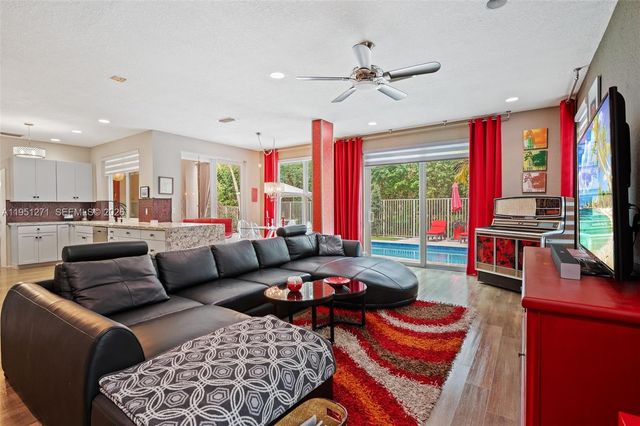 11070 Minneapolis Dr, Cooper City, FL 33026