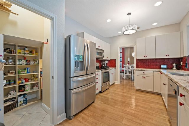 11070 Minneapolis Dr, Cooper City, FL 33026