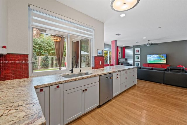 11070 Minneapolis Dr, Cooper City, FL 33026