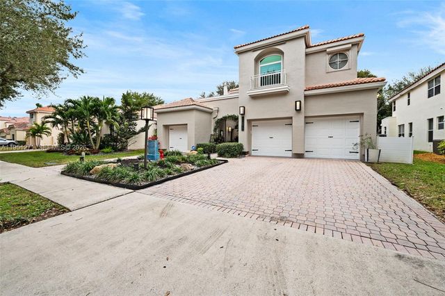 11070 Minneapolis Dr, Cooper City, FL 33026