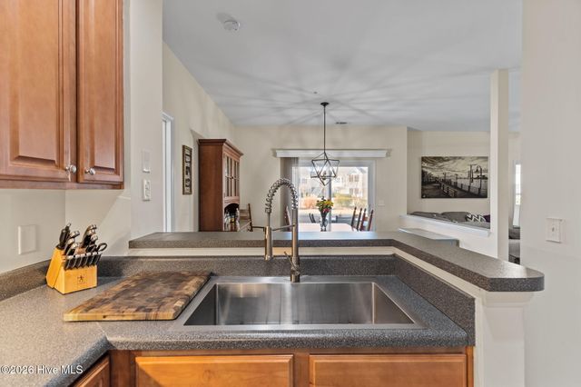 3810 River Front Place Unit 102, Wilmington, NC 28412