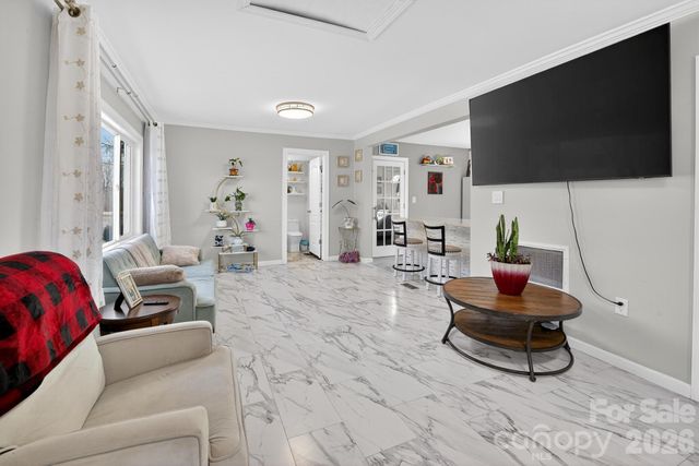 105 Countryside Drive SW, Lenoir, NC 28645