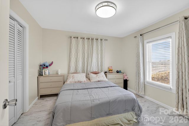 105 Countryside Drive SW, Lenoir, NC 28645