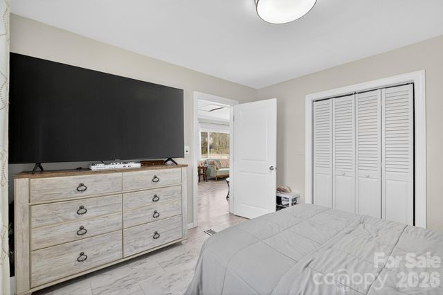 105 Countryside Drive SW, Lenoir, NC 28645