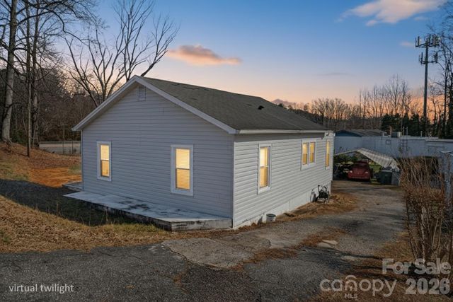 105 Countryside Drive SW, Lenoir, NC 28645