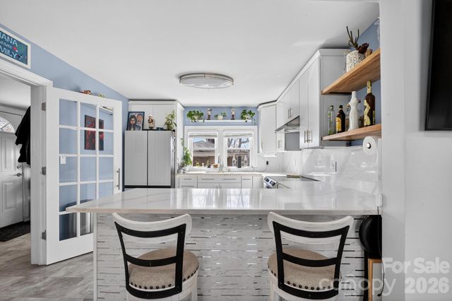 105 Countryside Drive SW, Lenoir, NC 28645