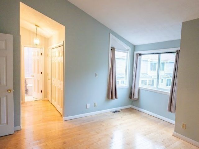 255 North Road 76, Chelmsford, MA 01824
