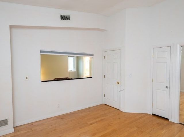 255 North Road 76, Chelmsford, MA 01824