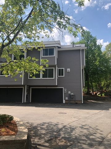 255 North Road 76, Chelmsford, MA 01824