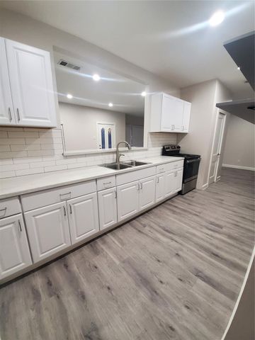 1017 E Humbolt Street, Fort Worth, TX 76104