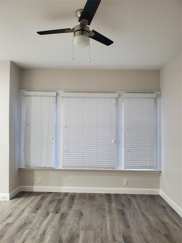 1017 E Humbolt Street, Fort Worth, TX 76104