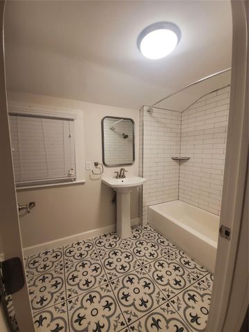 1017 E Humbolt Street, Fort Worth, TX 76104