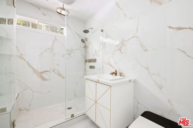 1727 Stone Canyon Road, Los Angeles, CA 90077