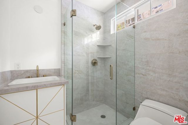 1727 Stone Canyon Road, Los Angeles, CA 90077