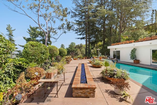 1727 Stone Canyon Road, Los Angeles, CA 90077