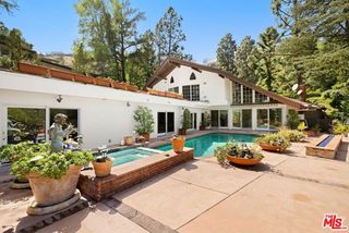 1727 Stone Canyon Road, Los Angeles, CA 90077