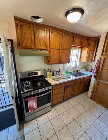 2018 Potrero, South El Monte, CA 91733