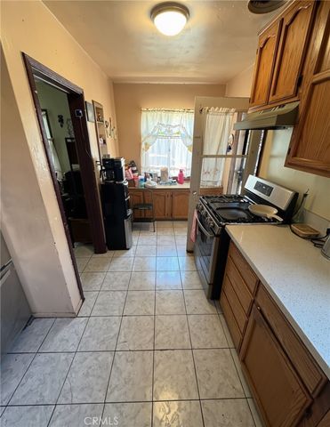 2018 Potrero, South El Monte, CA 91733