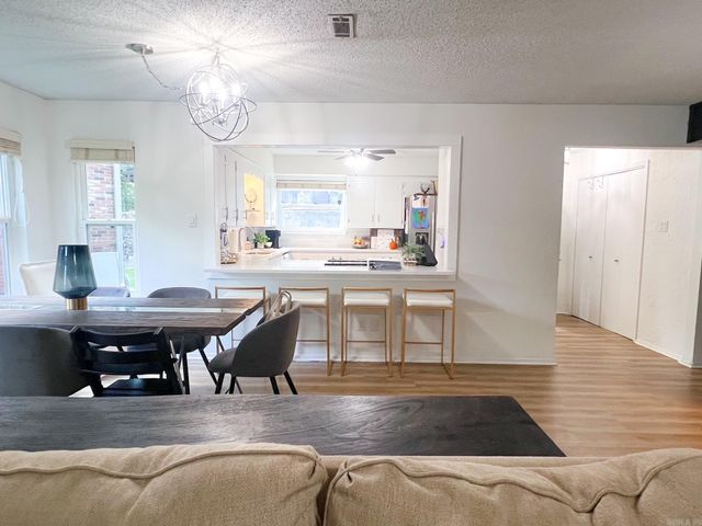 1201 Airport Road, Hot Springs, AR 71913