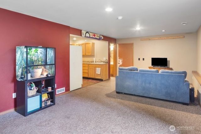 514 Bywater Way, Port Ludlow, WA 98365