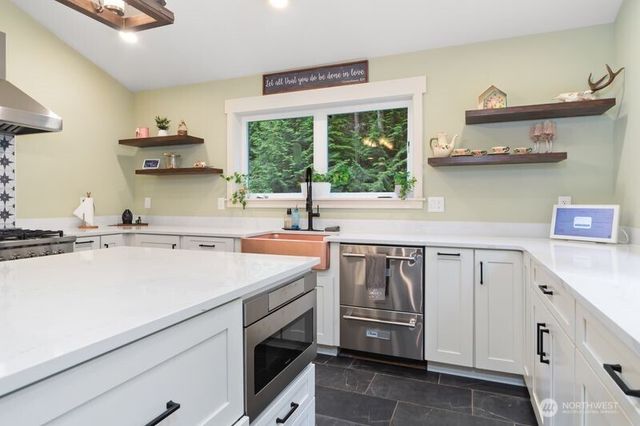 514 Bywater Way, Port Ludlow, WA 98365