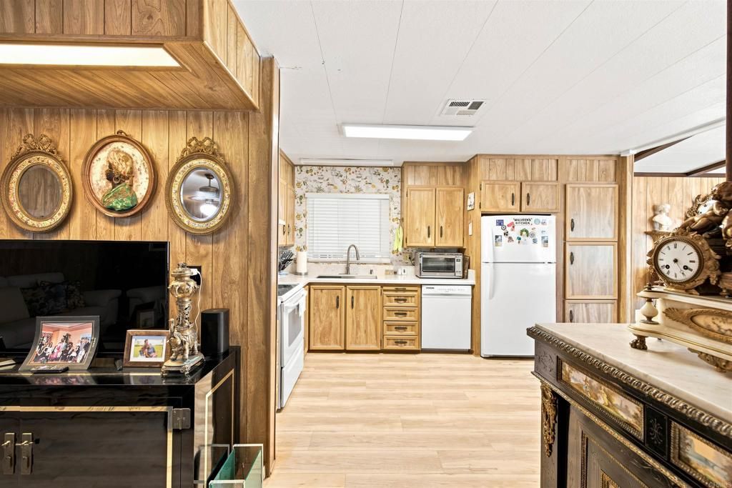 Image 11 of property listing at 18218 Paradise Mountain Road 148, Valley Center, CA 92082