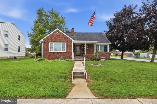 120 MAPLE AVE, Hanover, PA 17331