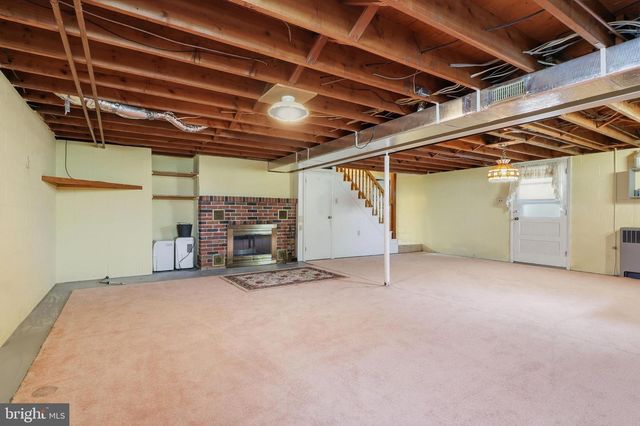 120 MAPLE AVE, Hanover, PA 17331