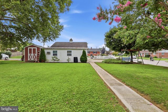 120 MAPLE AVE, Hanover, PA 17331
