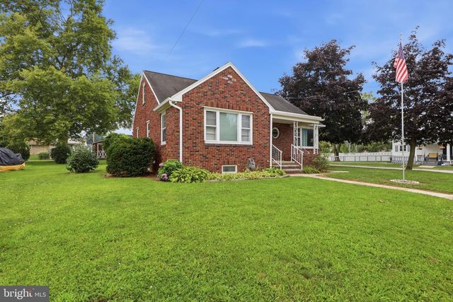120 MAPLE AVE, Hanover, PA 17331