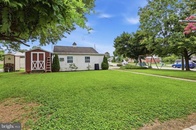 120 MAPLE AVE, Hanover, PA 17331