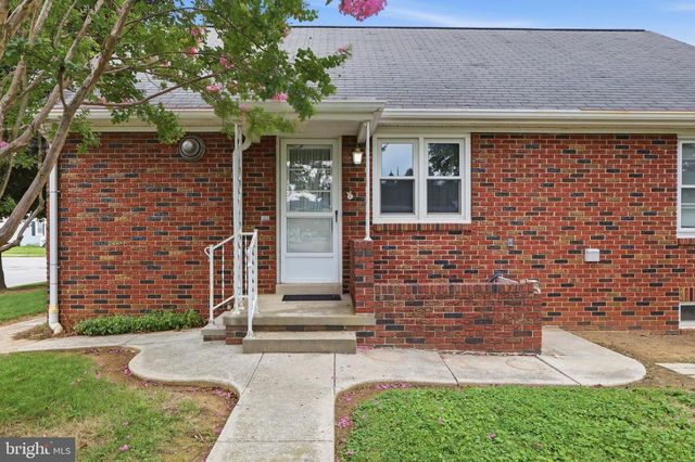120 MAPLE AVE, Hanover, PA 17331
