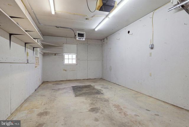 120 MAPLE AVE, Hanover, PA 17331