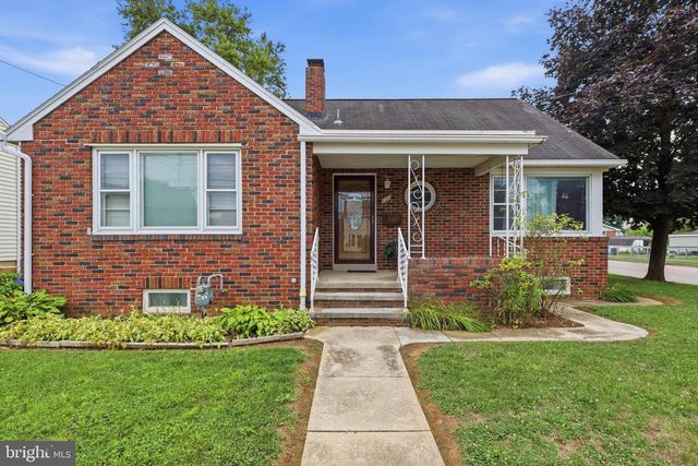 120 MAPLE AVE, Hanover, PA 17331