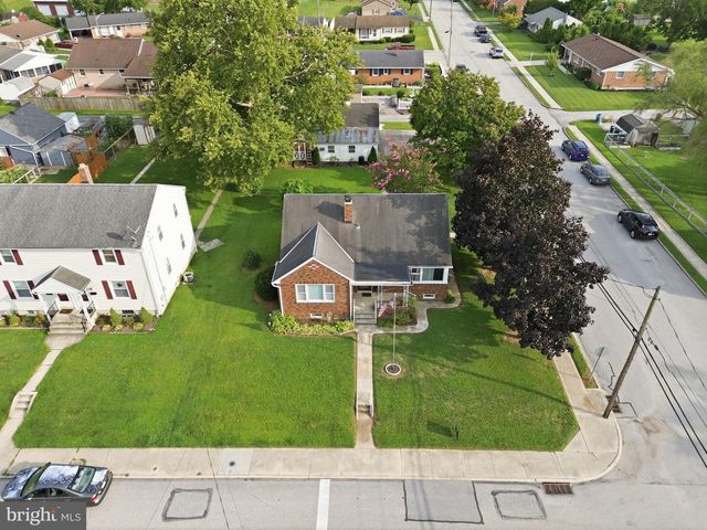 120 MAPLE AVE, Hanover, PA 17331