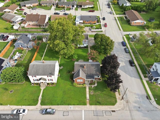 120 MAPLE AVE, Hanover, PA 17331