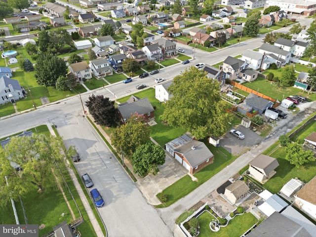 120 MAPLE AVE, Hanover, PA 17331