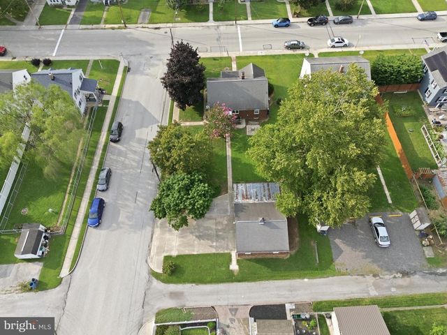 120 MAPLE AVE, Hanover, PA 17331