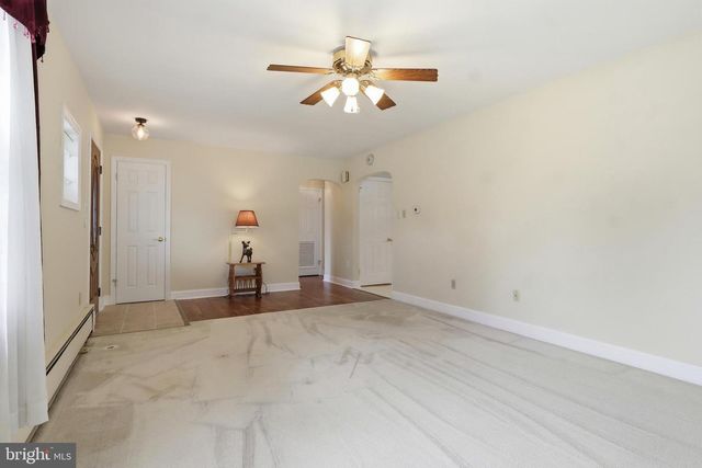 120 MAPLE AVE, Hanover, PA 17331