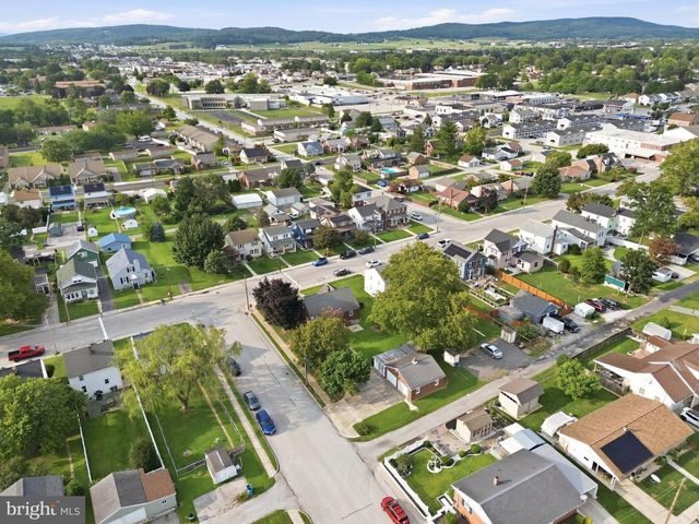 120 MAPLE AVE, Hanover, PA 17331