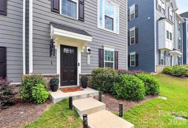 2402 Autumn Olive Lane, Matthews, NC 28104