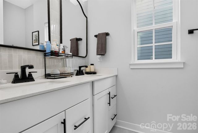 2402 Autumn Olive Lane, Matthews, NC 28104