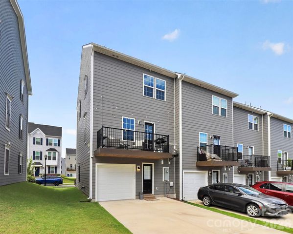 2402 Autumn Olive Lane, Matthews, NC 28104